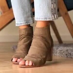 Free People Clearwater Peep-Toe Ankle Boots ✨NYE CLOSET SALE - UP TO 30% OFF✨